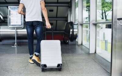 Jak przygotować bagaż rejestrowany przed podróżą samolotem?